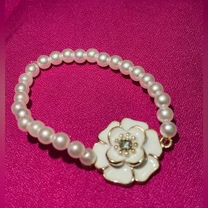Handmade White Pearl Bracelet with White and Gold Pendant